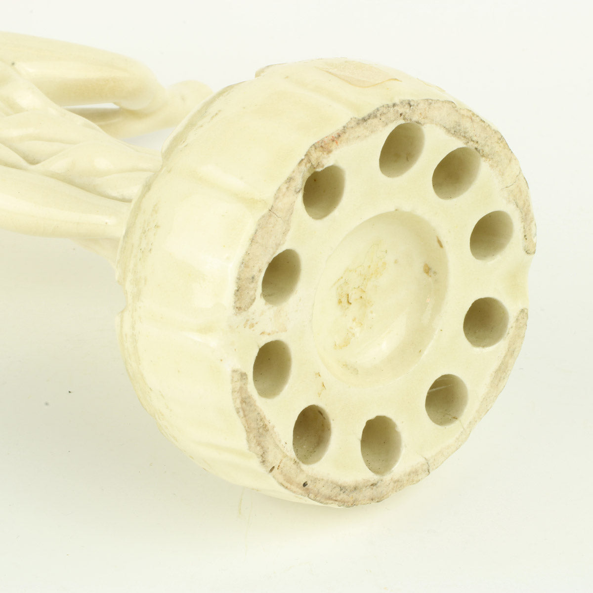 den fungerer således som vase når den stilles i et fad med vand