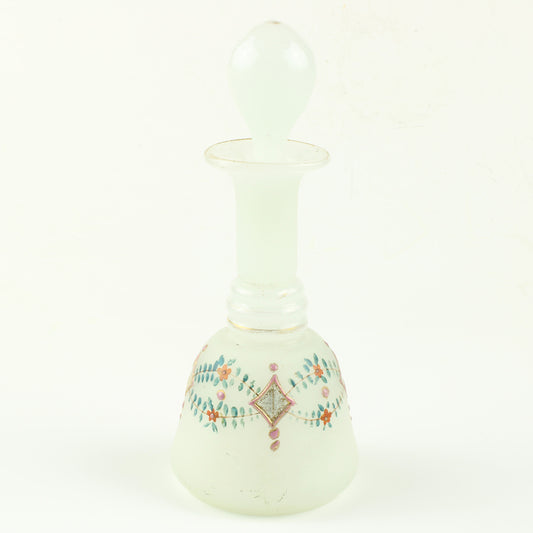 lille parfumeflakon af opal glas med påmalet emalje blomster
