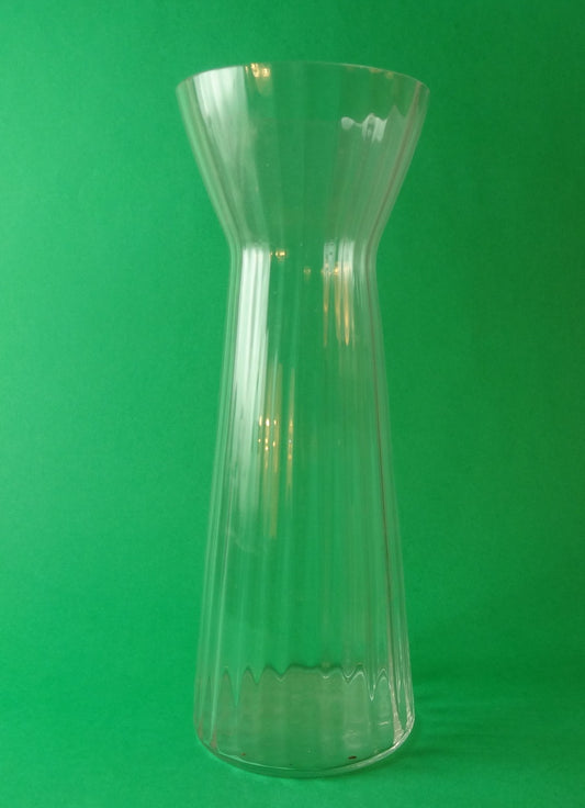 Optisk stribet hyacintglas i klart glasmasse.