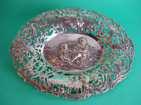 Knust skål i sølv - Antikbutik hos Auktion-Antik.dk. Knust tysk rokokkoskål, ca. 1890. Længde ca. 21 cm