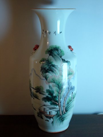 Kina vase - Antikbutik hos Auktion-Antik.dk. Kina gulvvase. Højde 58 cm. Ca. 1900