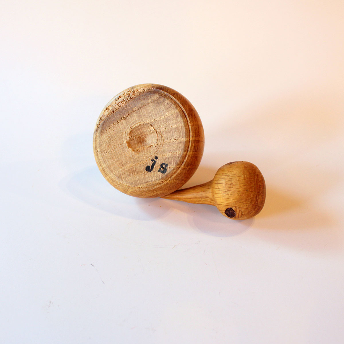 Fuglen er signeret J.S (ukendt) to steder på figuren