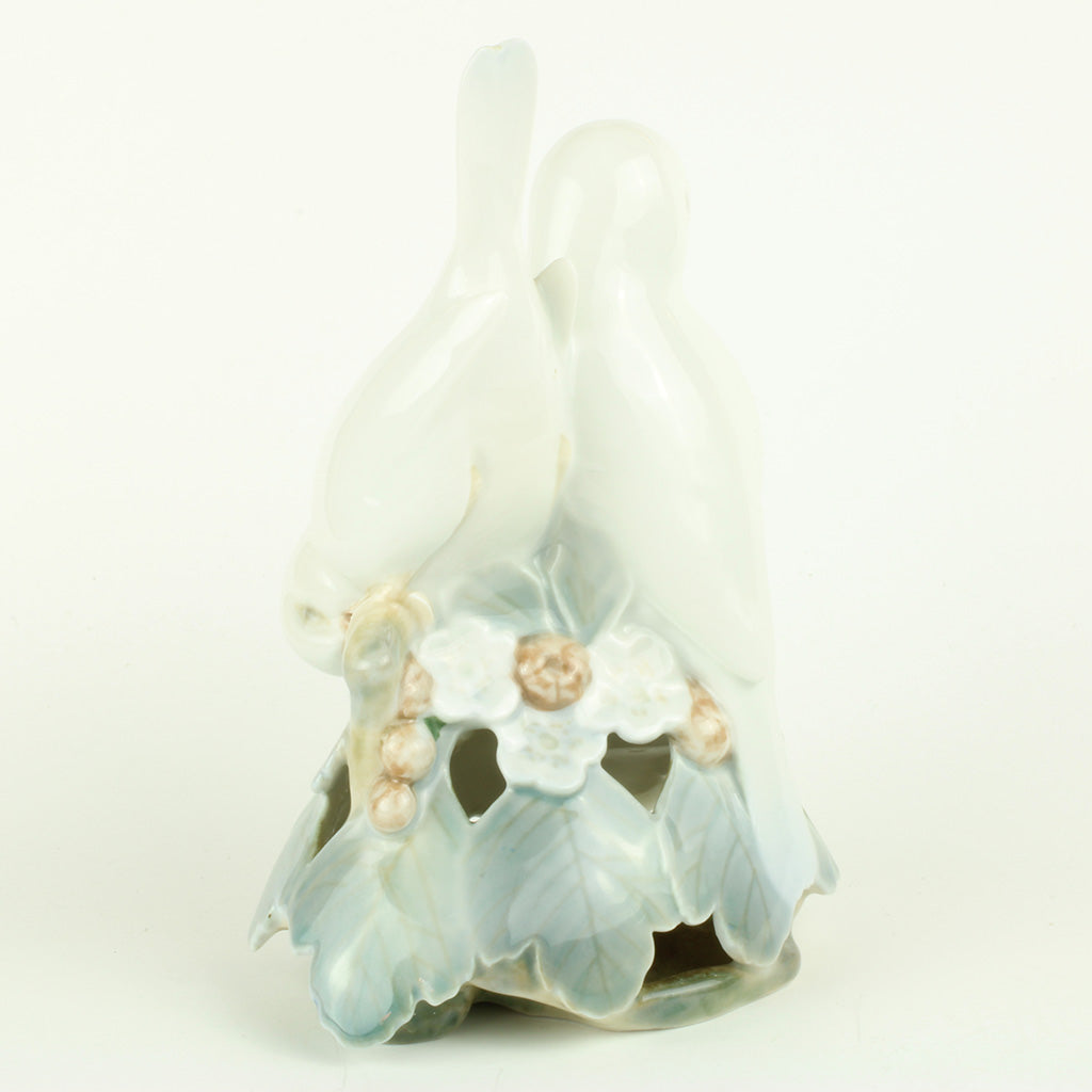 Royal Copenhagen duer nr. 402