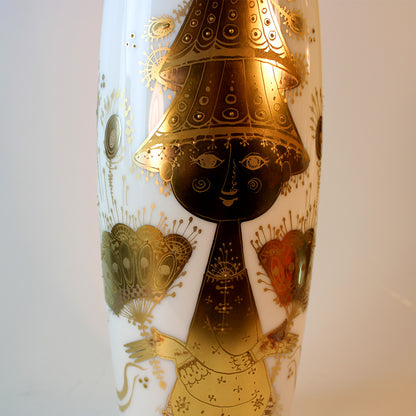 Vasen er med bemaling af 3 forskellige slags guld.
