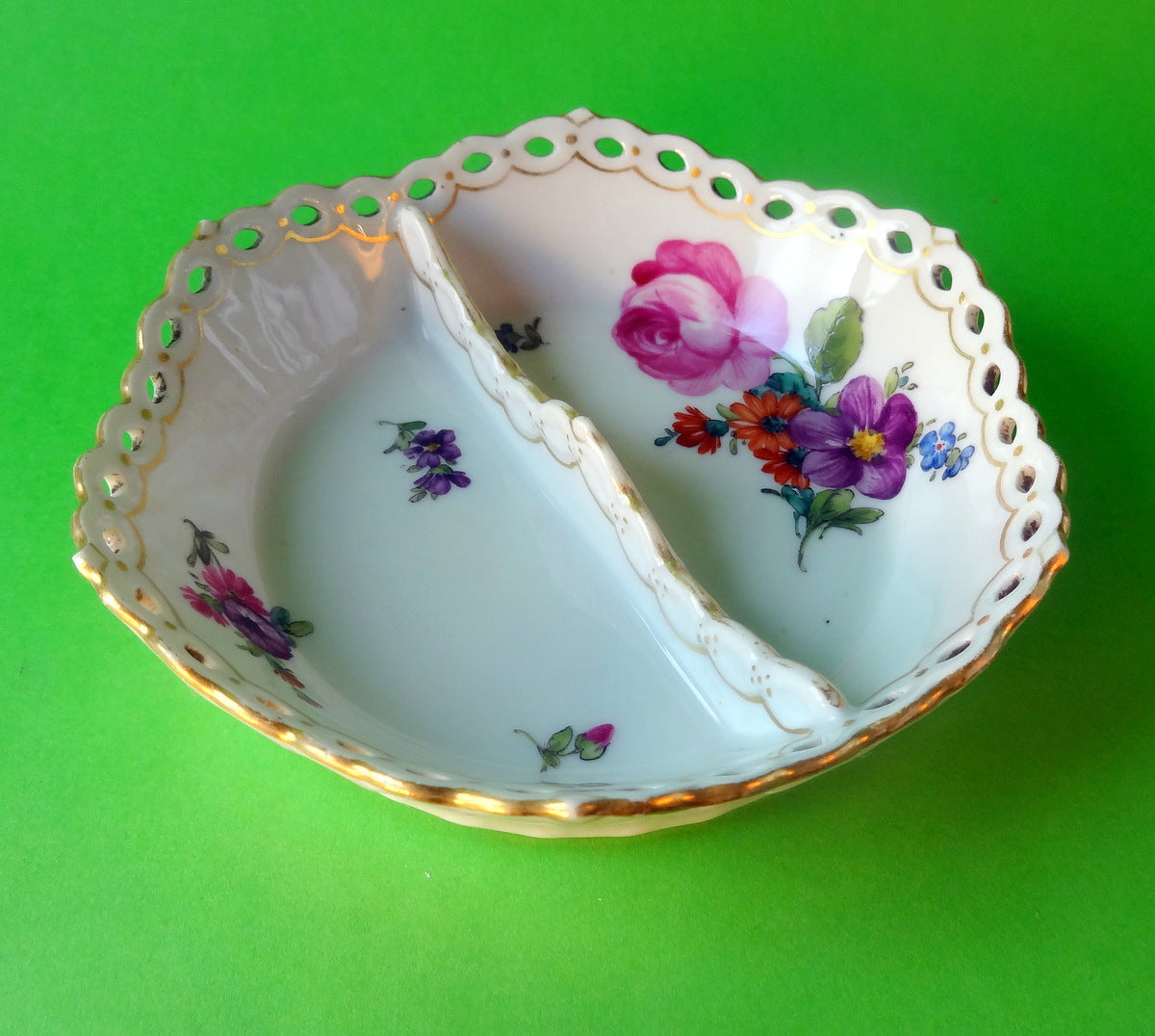 Lille skål fra Den Kongelige Porcelænsfabrik (Royal Copenhagen)