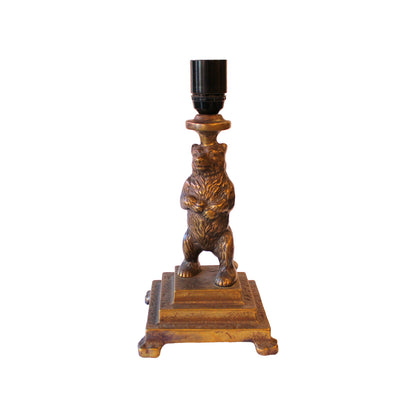 Flot bordlampe opbygget med støbt bjørn i bronze