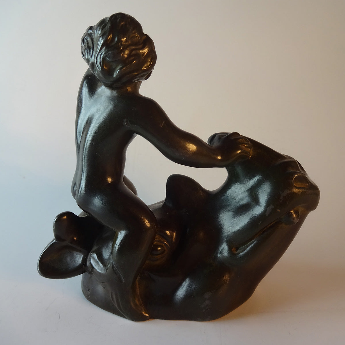 Art deco figur lavet af diskometal af Just Andersen