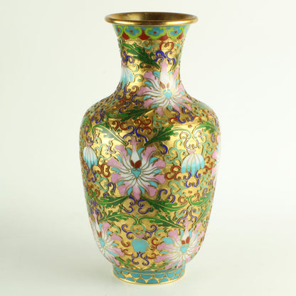 Kinesisk vase af cloisonne med diverse blomstermotiver